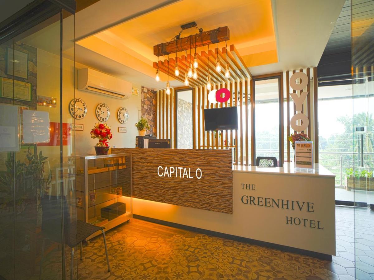 Capital O Oyo 785 The Greenhive Hotel Ibaan Buitenkant foto