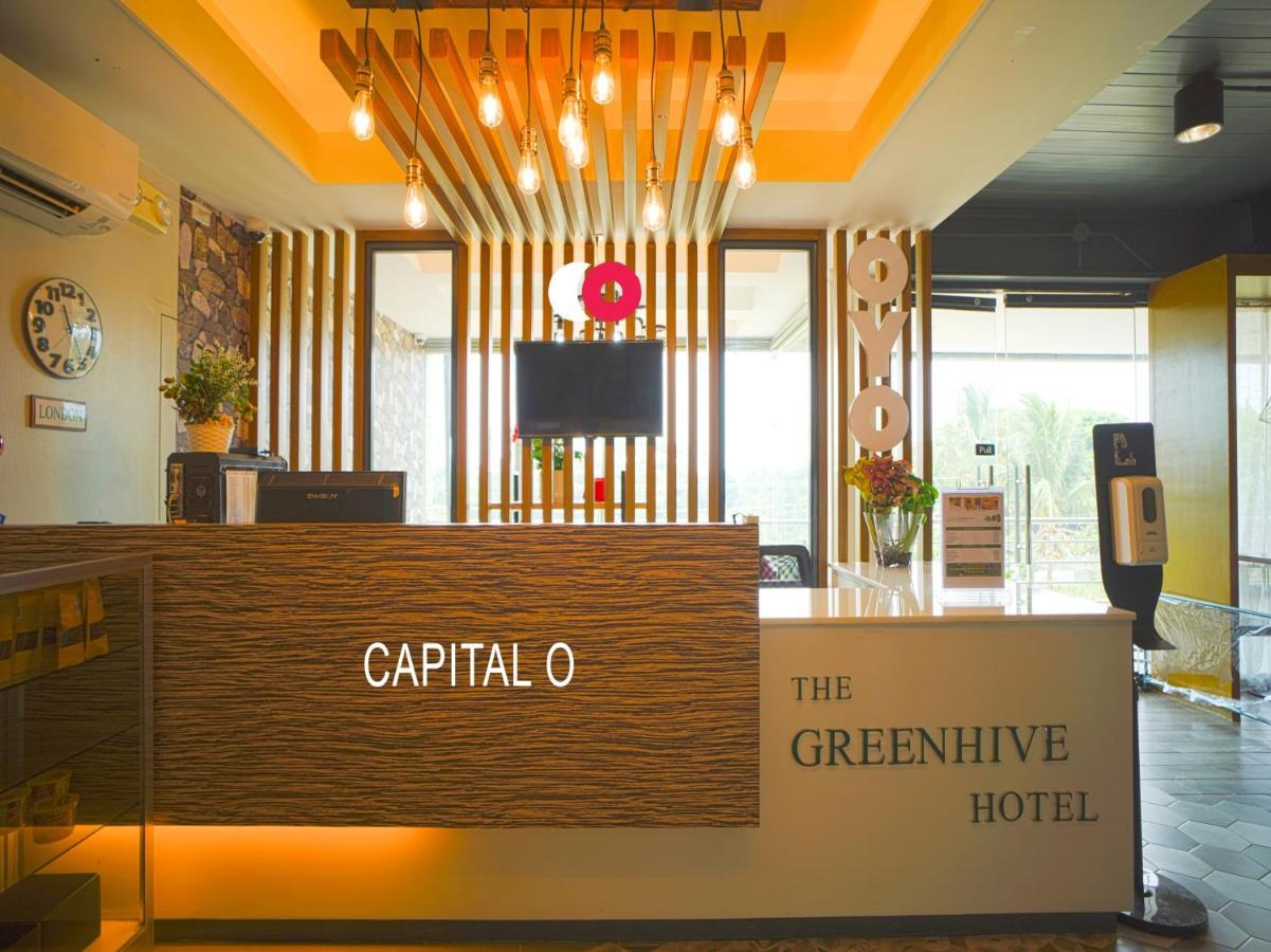 Capital O Oyo 785 The Greenhive Hotel Ibaan Buitenkant foto